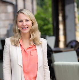 Leonora Lesesne Headshot